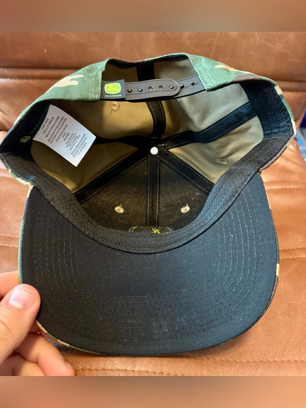 John Deere Camoflauge Green Logo Patch SnapBack Hat. Cotton. OSFM. NWT